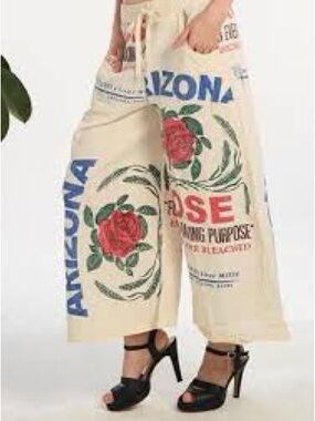 Graphic Wide-Leg Cream Floral Print 100% Cotton Pants